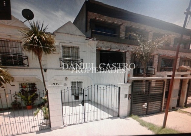 Excelente duplex de categoria en Villa Luzuriaga