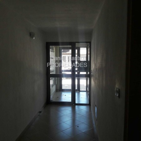 Departamento 3 ambientes , al frente en PB. Zona Ciudadela.