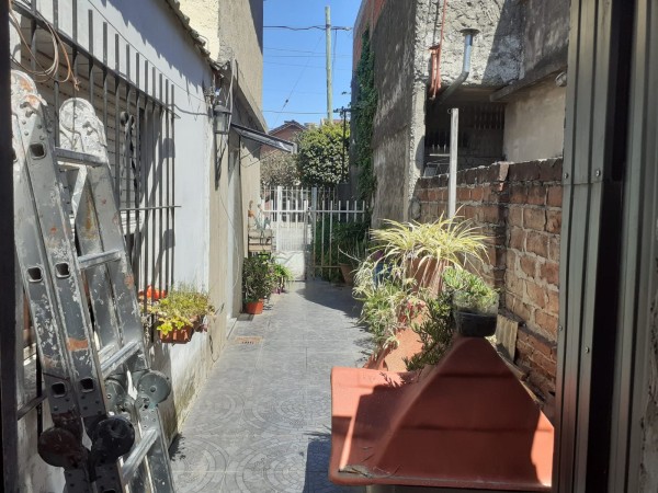 ALQUILER de 2 dptos de 2 y 3 ambientes , zona San Justo