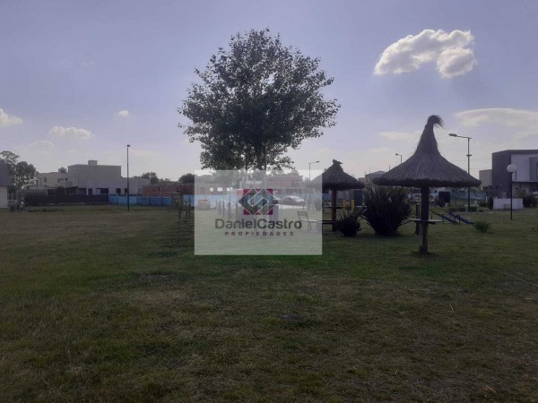 Excelente terreno de 300 mt2 , dentro de barrio cerrado en Ezeiza