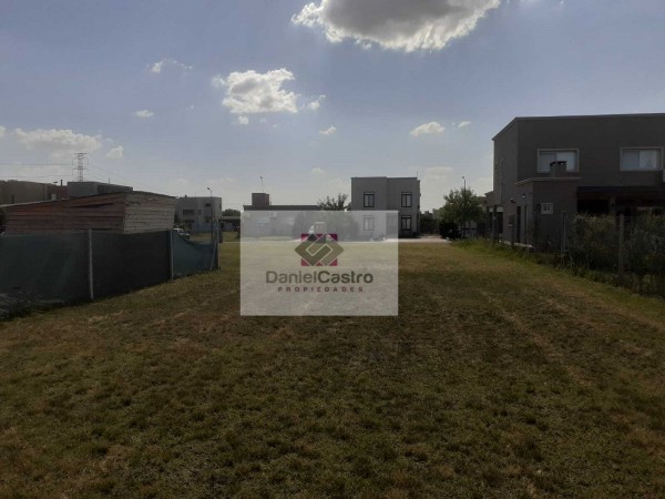 Excelente terreno de 300 mt2 , dentro de barrio cerrado en Ezeiza