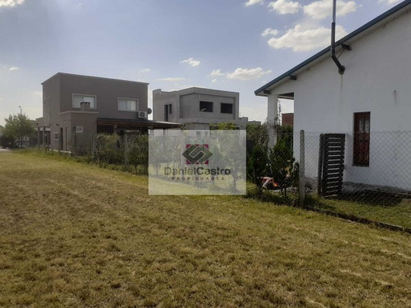 Excelente terreno de 300 mt2 , dentro de barrio cerrado en Ezeiza