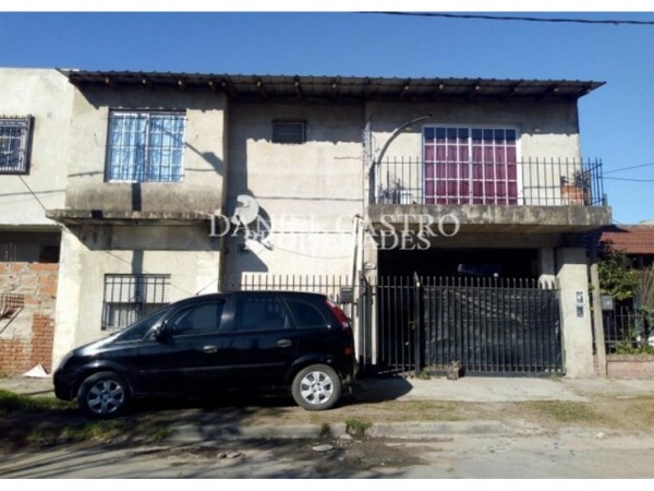 Casa multifamiliar Gregorio de Laferrere
