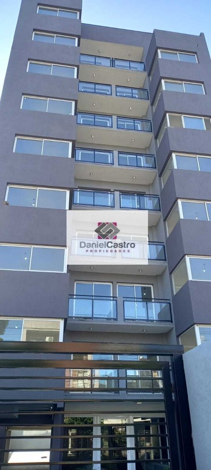 Departamento 2 ambientes con balcon , zona Moron centro