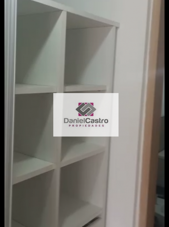 Departamento 2 ambientes con balcon , zona Moron centro