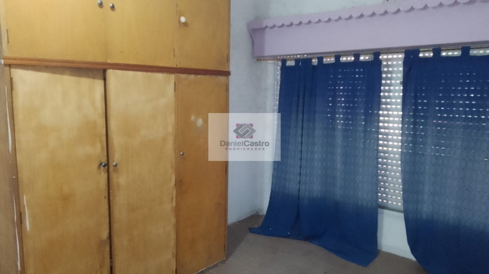 Vivienda multifamiliar con local , en venta , zona Isidro Casanova