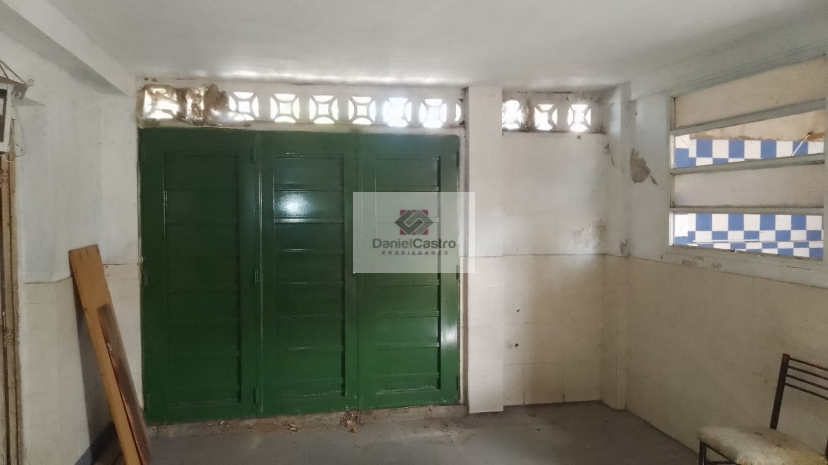 Vivienda multifamiliar con local , en venta , zona Isidro Casanova