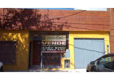 Vivienda multifamiliar con galpon industrial , zona Casanova