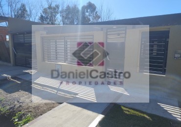 Casa 4 ambientes con Cochera , Apto Credito , zona Glew